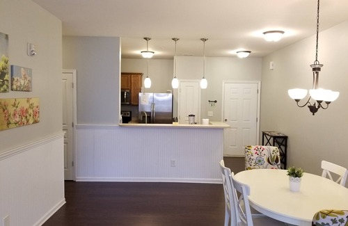 Cornelius Condominio | Hermoso condominio Cornelius cerca de Charlotte y Lake Norman