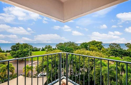 Darwin City Centre Apartamento | Corner Balcony Suite on the Esplanade with Pool