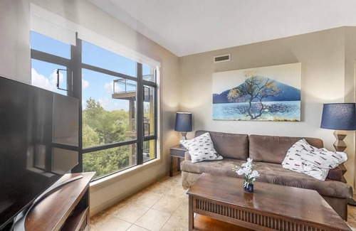 South Pandosy Apartamento | Corner Apartment with Lake View 518