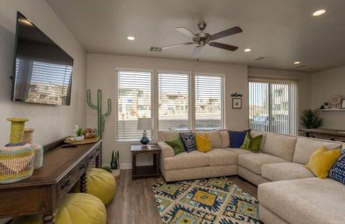 Washington Casa | Corner Casita Spacious 6 bedroom private bathrooms
