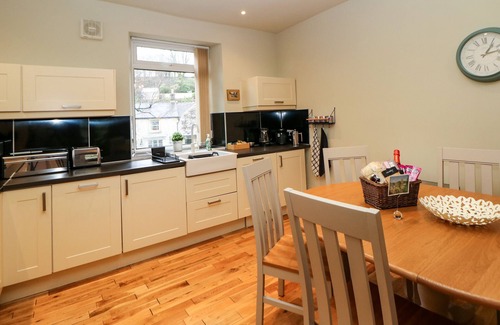 Tideswell Cabaña | Corner Cottage