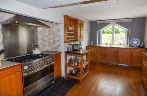 Reynoldston Cabaña | Corner Cottage