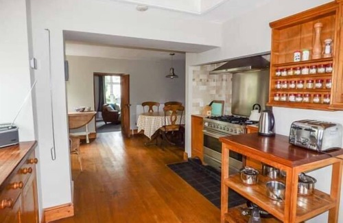 Reynoldston Cabaña | Corner Cottage