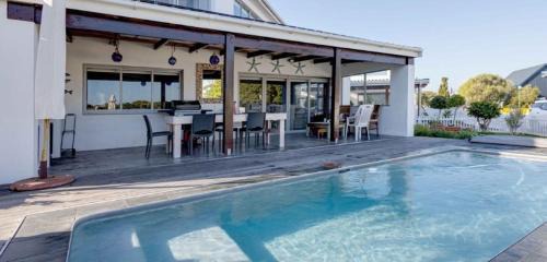 Onrus Casa | Corner Delight at Onrust Beach