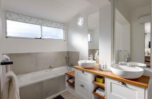 Onrus Casa | Corner Delight at Onrust Beach