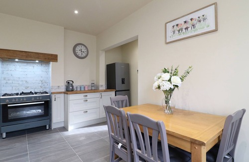 Ilkeston Cabaña | CORNER HOUSE COTTAGE, family friendly in Ilkeston