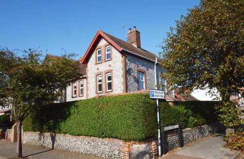 Sheringham Casa | Corner House