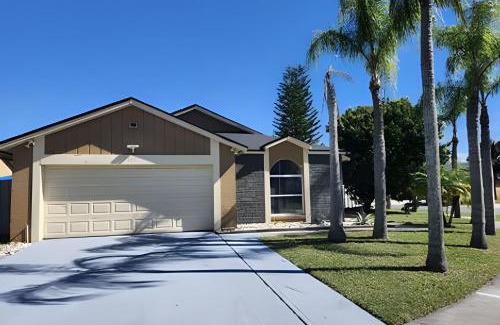 Indian Wells Casa | Corner Lot Pool Home Central Located near Disney