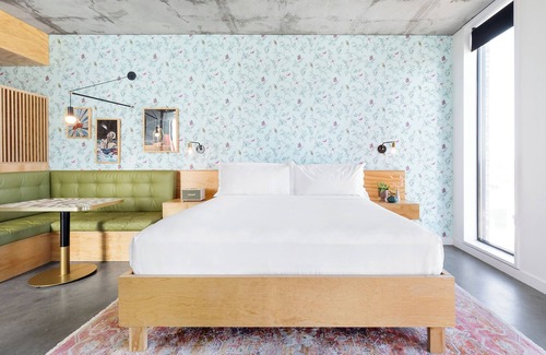 East Cesar Chavez Hotel | Corner Room at Arrive Austin, Pets Are Allowed!