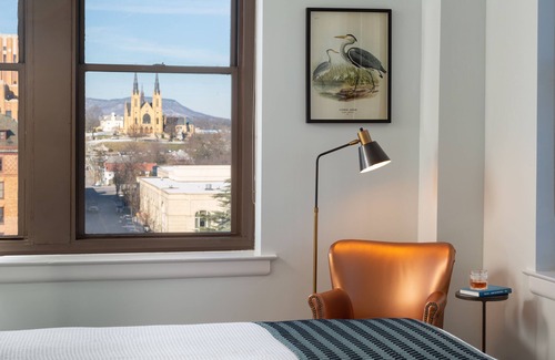 Roanoke Hotel | Corner Room w/Gorgeous City Views Free Wifi, Close to Restaurants, Shops & More!