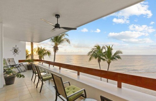 Costa Maya Condominio | Unidad de esquina en el edificio que estÃ¡ directamente en la playa