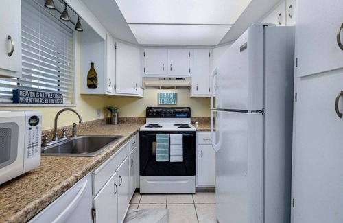 Flagler Beach Condominio | 2 BR Condo w/Corner Unit, Large Balcony, Pool, Beach Access, Resort Fun!