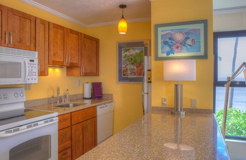 Kihei Condominio | Unidad de esquina con vistas desde todas las ventanas - Críticas impresionantes