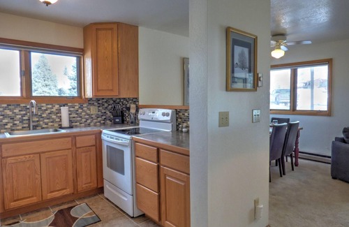 Steamboat Springs Condominio | Corner Unitground Floor + Hot Tubspatio W/D in Unit