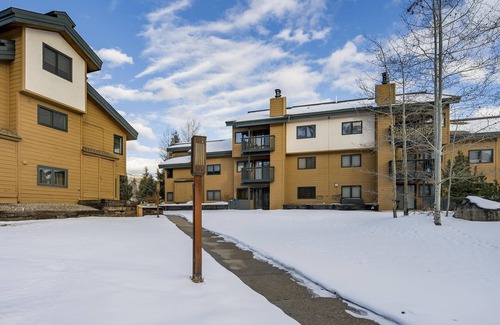 Steamboat Springs Condominio | Corner Unitground Floor + Hot Tubspatio W/D in Unit