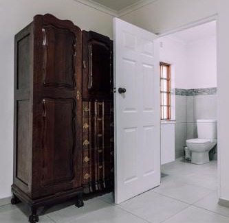 Panorama Casa | Cornerstone Guesthouse Alk Van Zyl