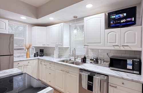 Lincoln Casa | Cornhusker Stadium Lodge