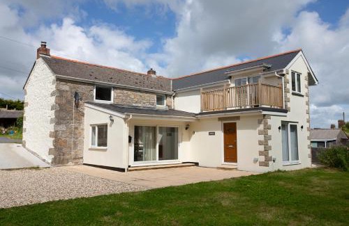 Helford Passage Casa | Cornish Cottage - Sleeps 8/9