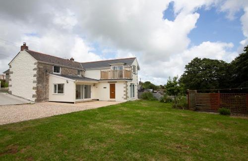 Helford Passage Casa | Cornish Cottage - Sleeps 8/9