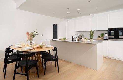 Cawsand Apartamento | Cornwall Beachfront Stay | Walk to Pubs & Pasties