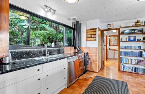Coromandel Cabaña | Coromandel Cottage - Romantic Rustic - Sea views