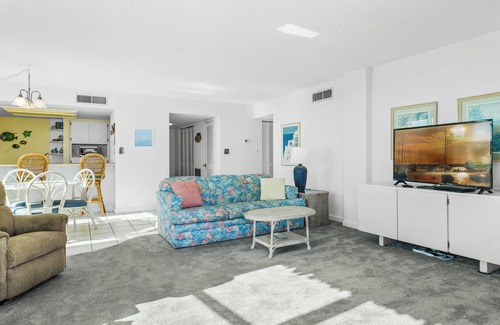 Boardwalk Condominio | Coronado Towers #301 -Oceanfront Oasis with spectacular views!