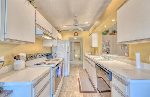Braden River Condominio | Corporate Rental on Corner of I-75 and University Parkway 15 min to Siesta Key