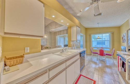 Braden River Condominio | Corporate Rental on Corner of I-75 and University Parkway 15 min to Siesta Key
