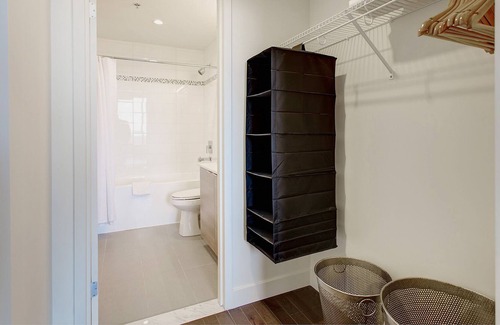 Ville-Marie Apartamento | Corporate Stays | Le V | Modern Studio