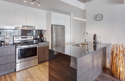Brossard Apartamento | Corporate Stays | Lumeo | Modern and bright 2BR