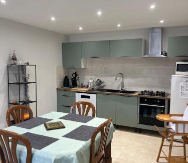 Moissieu-sur-Dolon Casa | Corps de ferme à 50min de Lyon