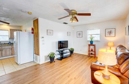 South Side Casa | Corpus Christi Extended Stay - 7 Mi to Beach!