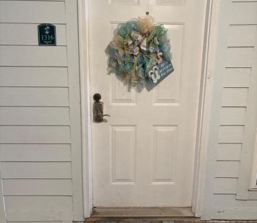 North Beach Apartamento | Corpus Christi North Beach Cozy Beach Condo, 2 pools and Balcony Beach Views!