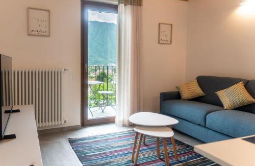 Tremezzina Casa | Corte Masnate "Blu" - Lenno by LoveComo