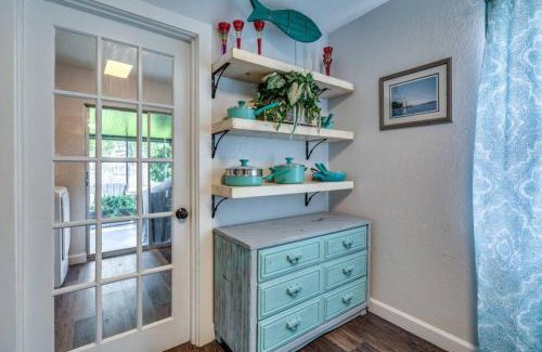 Bradenton Apartamento | Cortez Gardens Cottage 15, Renovated and close to Beach, 3-Bed, 2-Bath 10 People