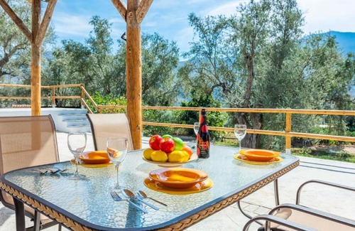 Orgiva Casa | Cortijo Villa Maroma Órgiva by Ruralidays