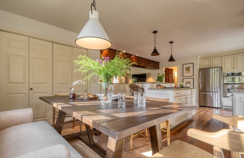 Saugerties Casa | Cortland by AvantStay | Charming Heritage Estate w/ Private Lake & Pool