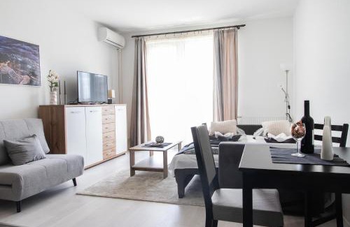 Corvin negyed Apartamento | Corvin Gem Apartment with PARKING