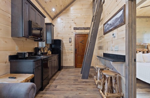 Rocky Grove Cabina | Cosby Knob - Unit 3