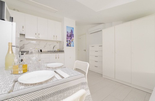 Coslada Apartamento | Buhardilla con terraza acogedora