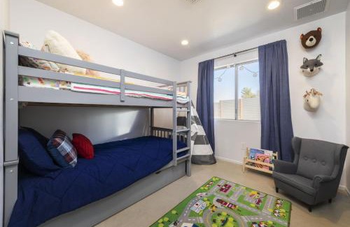 Joshua Tree Casa | Cosmic Rabbit - Family fun with hot tub! home