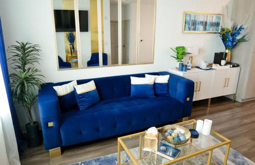 Deerwood Apartamento | Cosmic Serenity Retreat 1BD Lux King in Southeast Jax