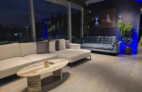 Sin El Fil Apartamento | Cosmo in The Cube
