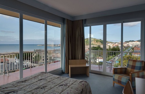 Laredo Hotel | Cosmopol