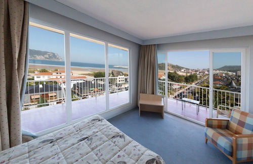 Laredo Hotel | Cosmopol