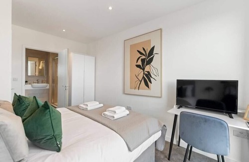 Clock House Apartamento | Cosmopolitan Living: Upscale 1BR Gem in Beckenham