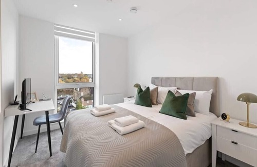 Clock House Apartamento | Cosmopolitan Living: Upscale 1BR Gem in Beckenham