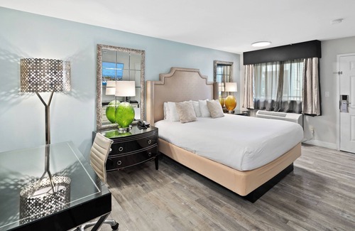 Laguna Beach Hotel | Costa Art Hotel