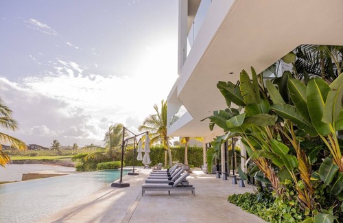 Punta Cana Villa | IMPRESIONANTE VISTA AL OCÉANO, VILLA FRENTE AL GOLF CON CHEF, BUTLER, Criada, PISCINA Y CLUB DE PLAYA