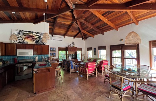 San Pedro Villa | Costa Caye Villa - Beautiful 3 BR/4BA Oceanfront Private Villa